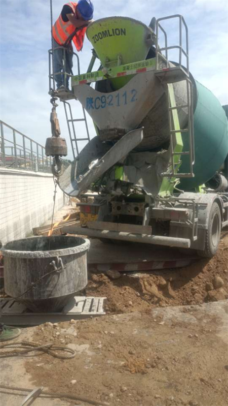 寶雞斜峪關(guān)灌注樁澆筑混凝土