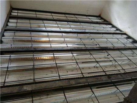 提高鋼結(jié)構(gòu)夾層的施工效率