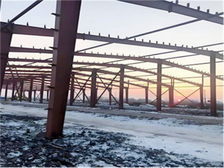 提高鋼結構廠房的能效